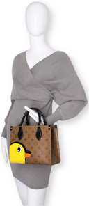 Louis Vuitton - Monogram Brown Rubber Duck OnTheGo PM (Pre-Owned)